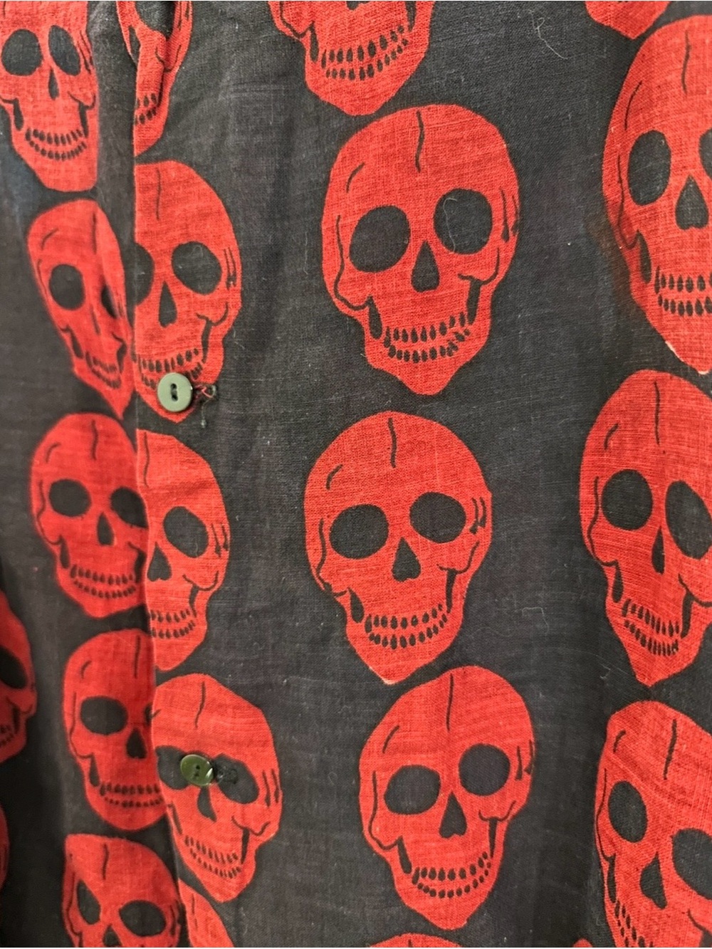Tripp NYC Collectible Black & Red Skull Print Long-Sleeved Buttoned Down - Picture 3 of 12